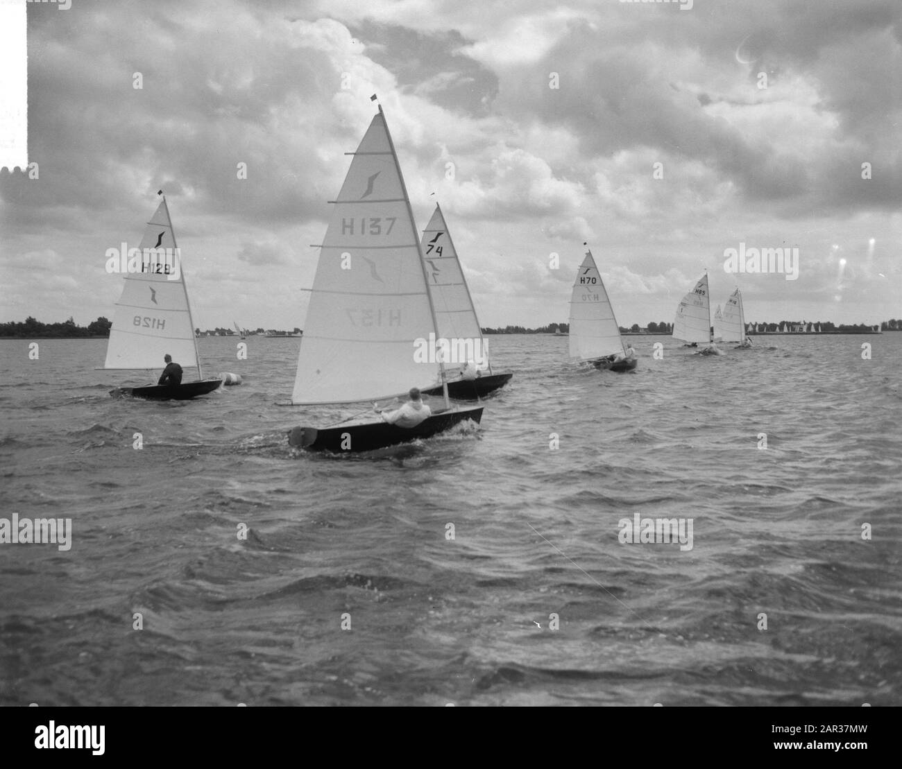 Internationale Holland Week ho iniziato, la Soloklasse op de Loosdrechtse Lakes Data: 30 luglio 1965 Parole Chiave: Sport, vela Foto Stock