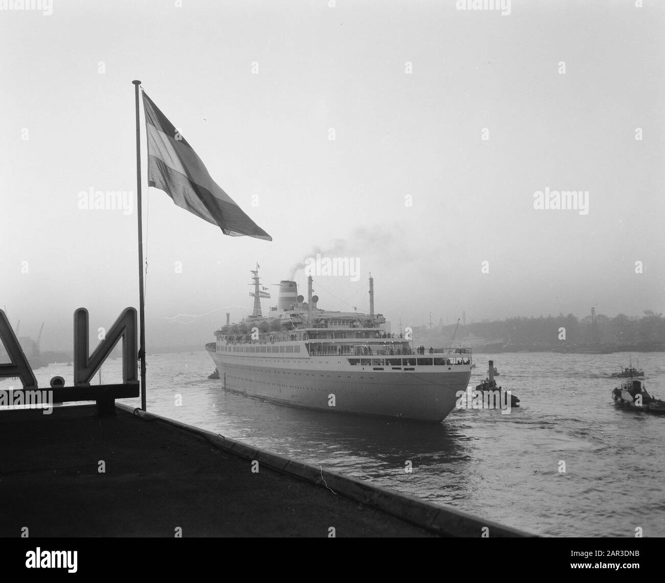 Test ufficiale Statendam e battesimo della Principessa Beatrix Test ufficiale Statendam e battesimo della Principessa Beatrix Data: 23 gennaio 1957 Nome personale: Beatrix, principessa Foto Stock