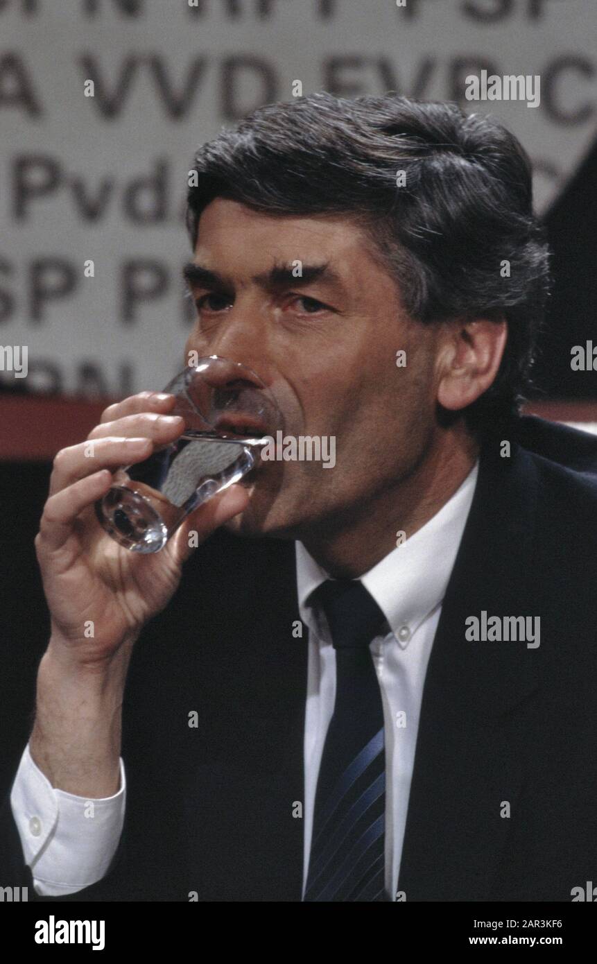 Risultati del sondaggio elezioni della Seconda Camera 1986; Lubbers Data: 21 maggio 1986 Parole Chiave: Elezioni, nome dell'istituzione politica: Seconda Camera Foto Stock