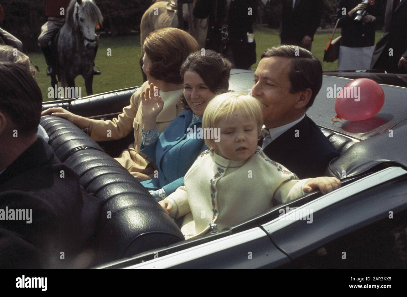 Queen's Day 1969; Data del tour: Parole Chiave non date: Queen DAG, Riding Foto Stock