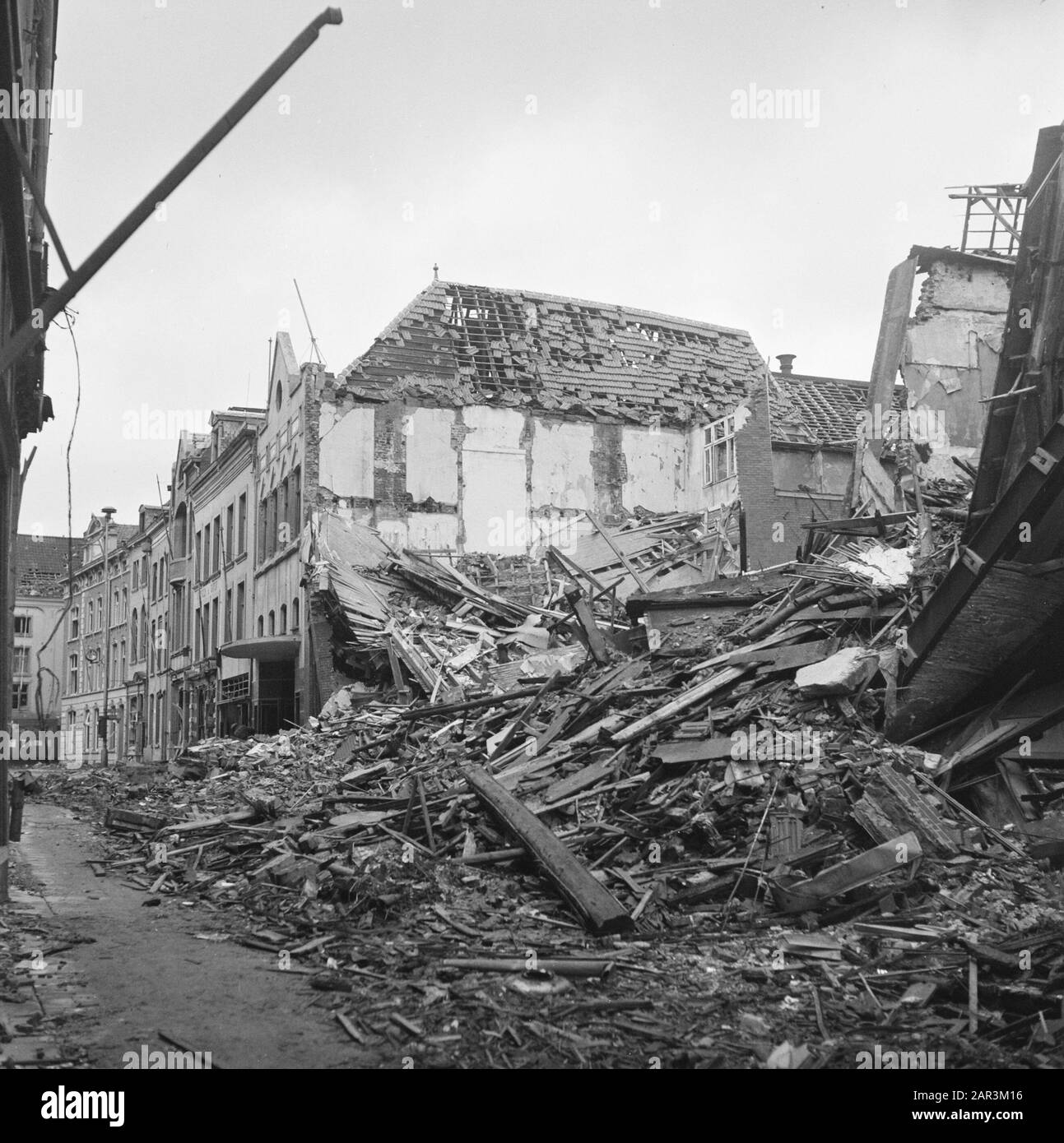 Devastazioni: La Devastazione di Venlo in Steenstraat a Venlo Data: Marzo 1945 luogo: Limburg, Venlo Parole Chiave: Seconda guerra mondiale, distruzione Foto Stock