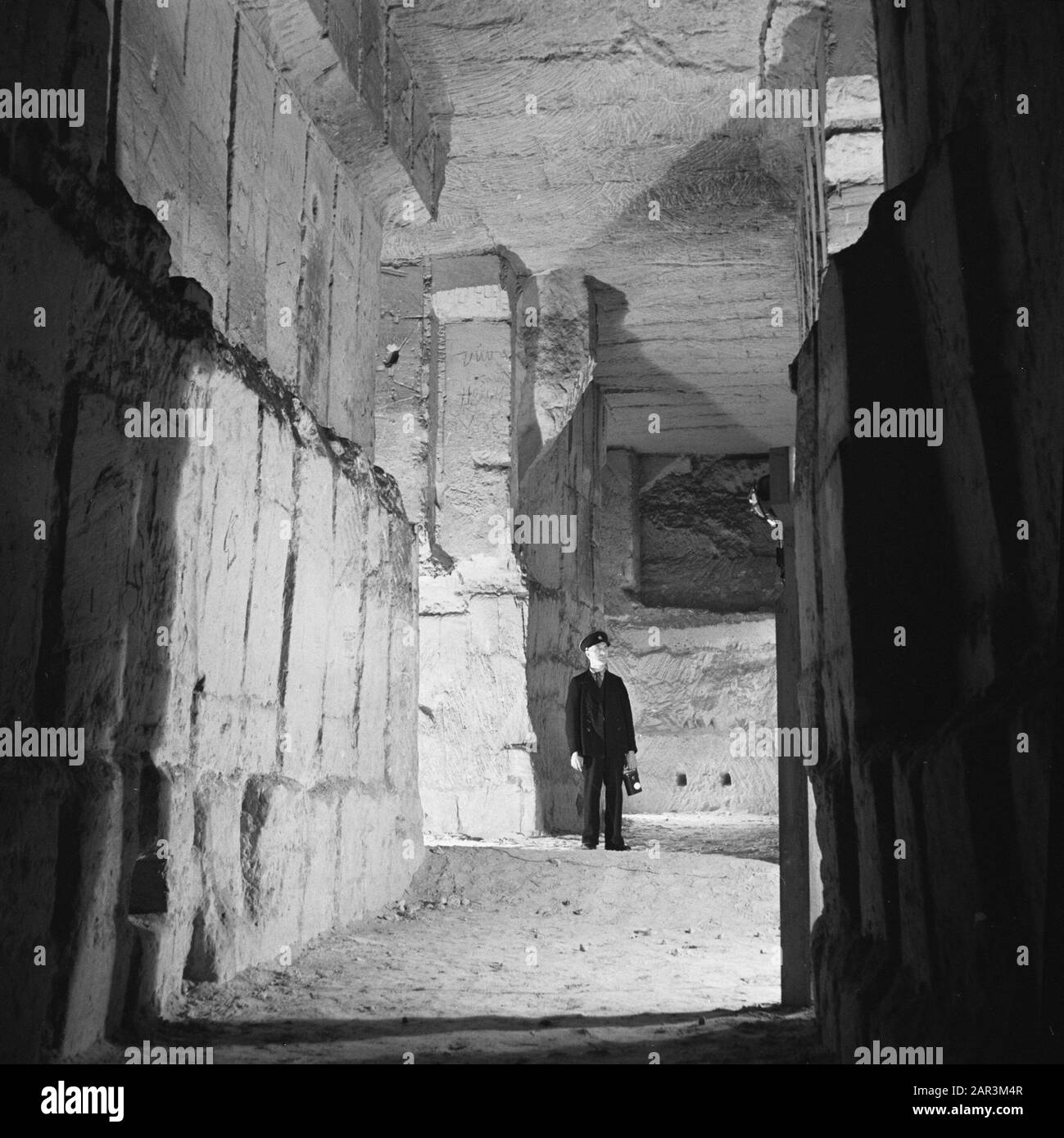 Art: Art Treasures St. Pietersberg [un suppoost nella grotta di Marte] Data: 27 luglio 1945 luogo: Maastricht Parole Chiave: Art, seconda guerra mondiale Foto Stock