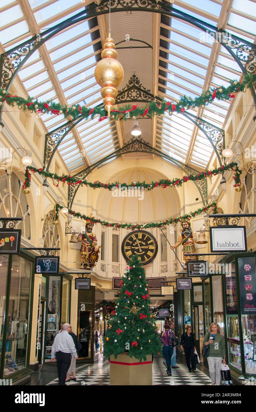 Decorazioni natalizie in Royal Arcade, Melbourne, Australia Foto Stock