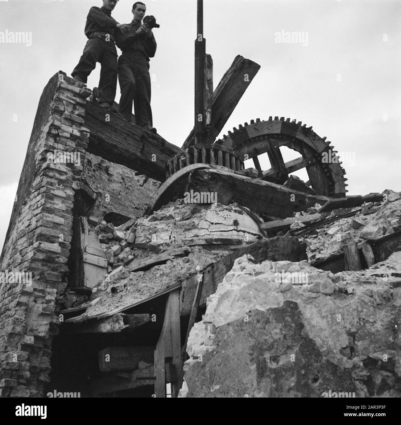 [Devastazioni. Brabante Nord. Mill?] Data: 1945 Parole Chiave: Seconda guerra mondiale, distruzione Foto Stock
