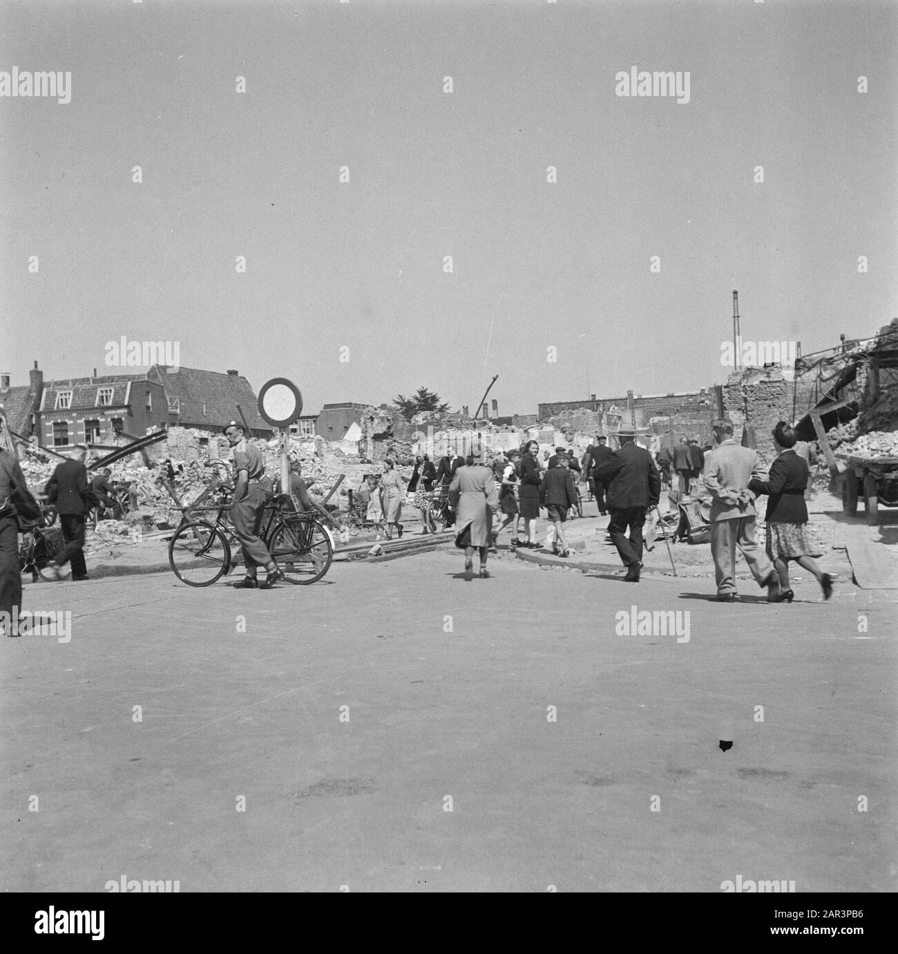 Devastazioni: Groningen Seconda Guerra Mondiale, Devastazione, Groningen Data: 1945 Luogo: Groningen Parole Chiave: Devastazioni, Seconda Guerra Mondiale Foto Stock