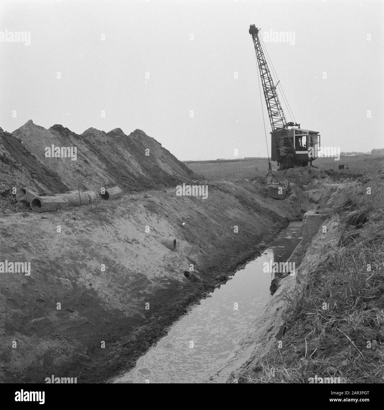 Recupero: Scavi Di Schiphol Data: 1945 Luogo: Noord-Holland, Schiphol Parole Chiave: Recupero, Seconda Guerra Mondiale Foto Stock