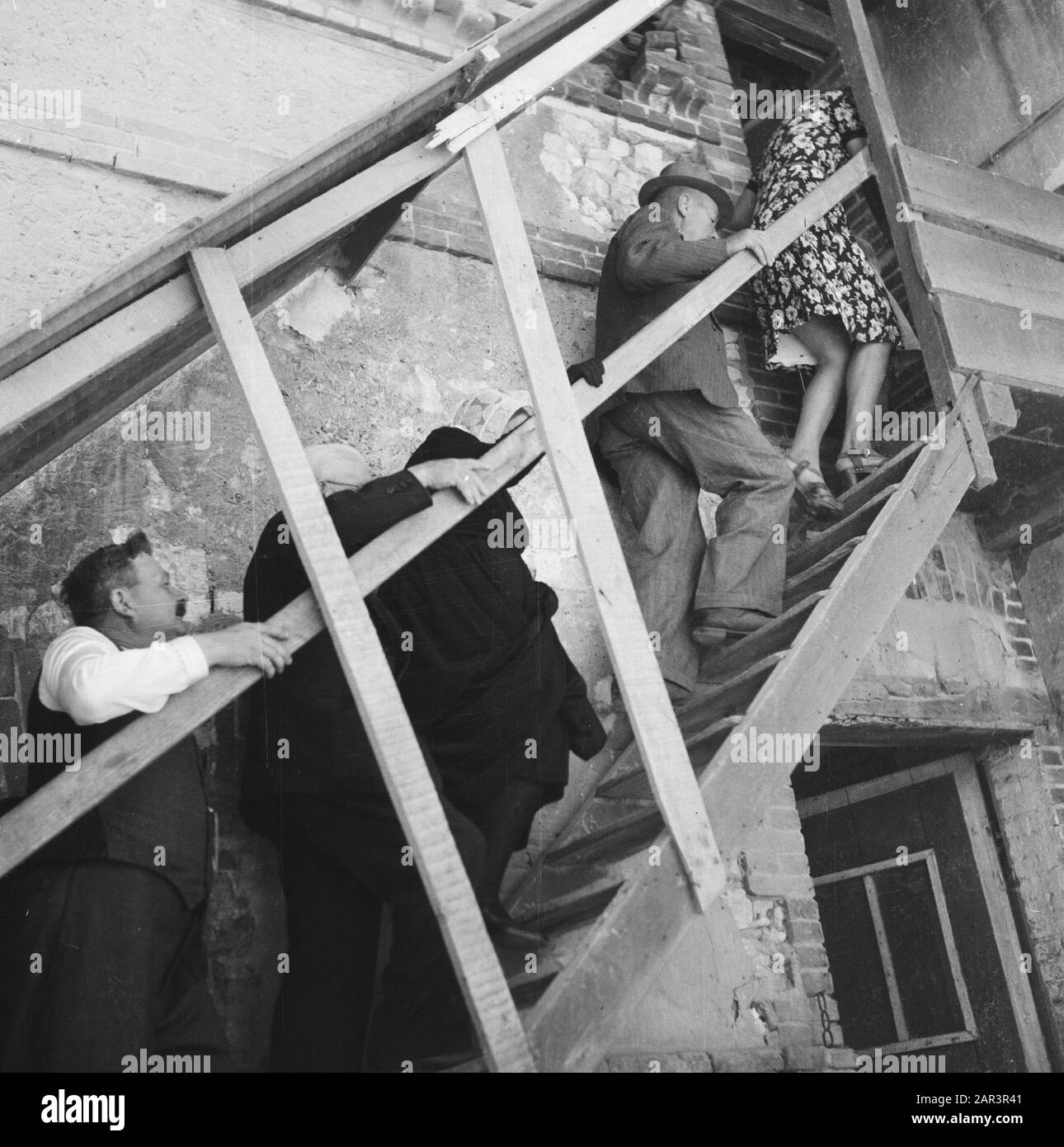 Servizio chiesa olandese (protestanti) nel villaggio francese seconda guerra mondiale, religione Data: Agosto 1945 luogo: Francia Parole Chiave: Religione, seconda guerra mondiale Foto Stock