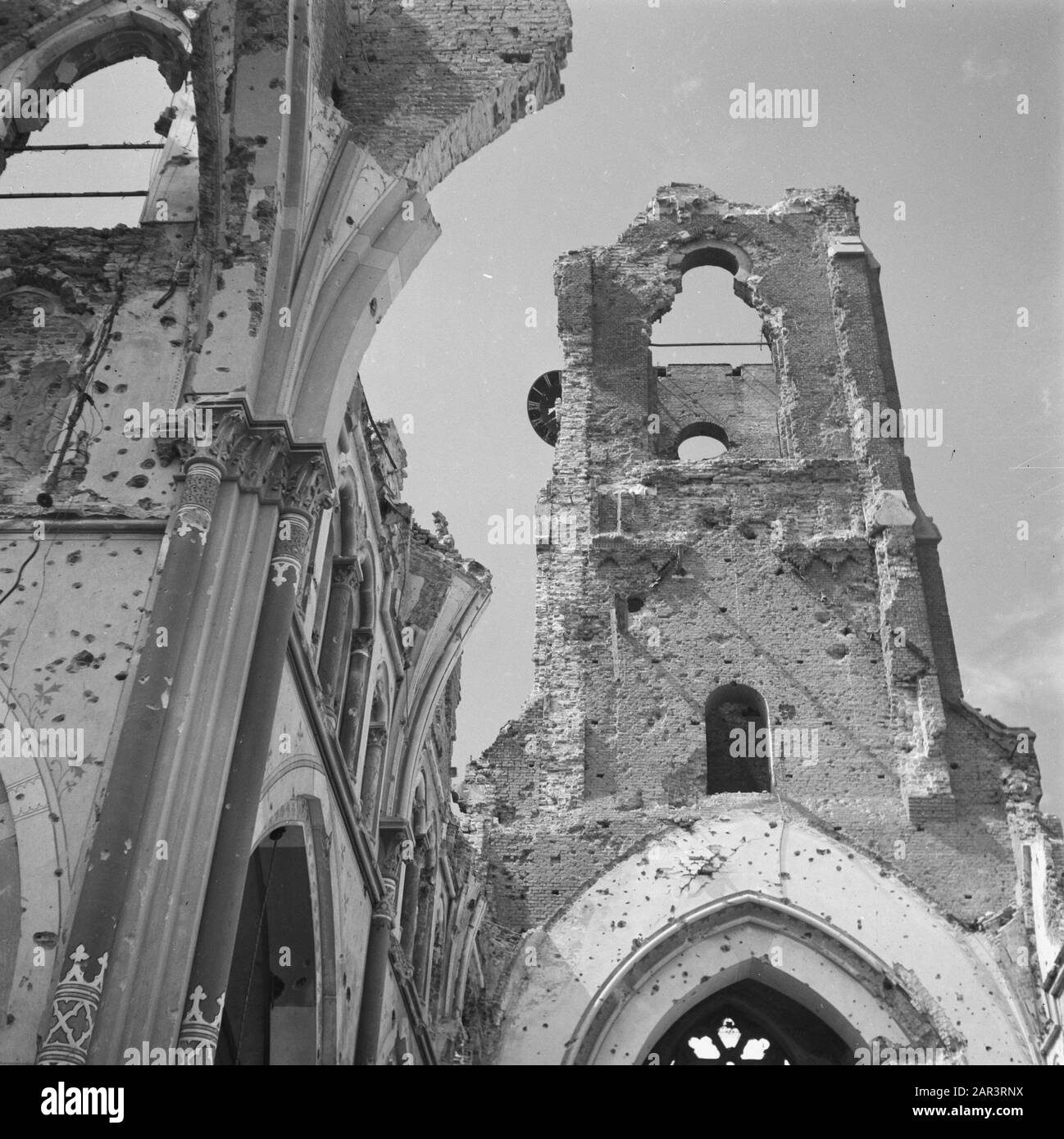 Devastazioni: Hedel Vernielingen Te Hedel Data: 1945 Luogo: Hedel Parole Chiave: Seconda Guerra Mondiale, Distruzione Foto Stock