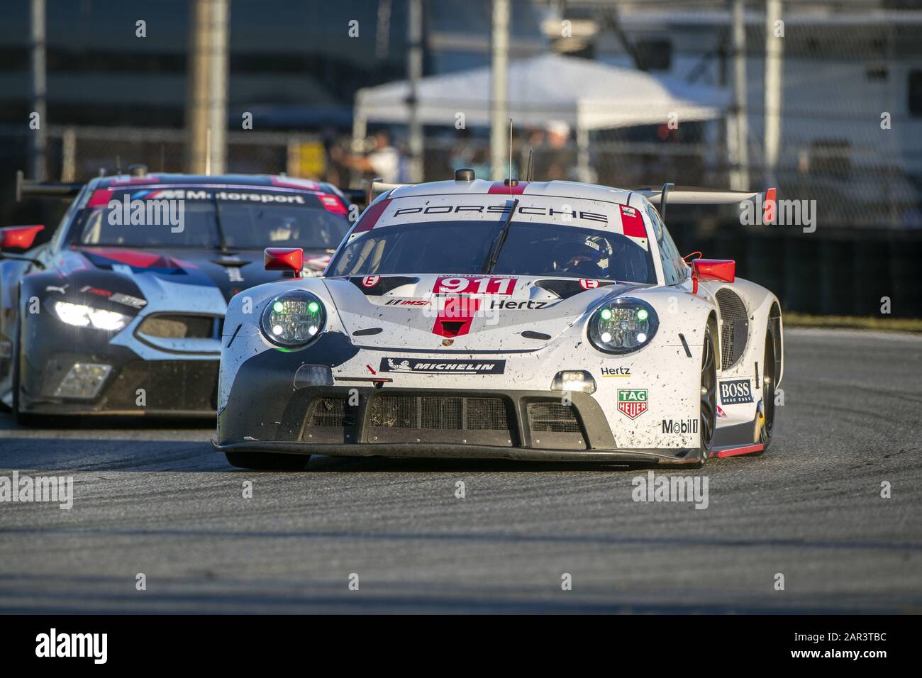 Daytona Beach, Florida, Stati Uniti. 25th Gen 2020. Il Porsche GT Team Porsche 911 RSR-19 corse automobilistiche per la posizione per il Rolex 24 A Daytona al Daytona International Speedway di Daytona Beach, Florida. (Immagine Di Credito: © Logan Arce/Asp) Foto Stock