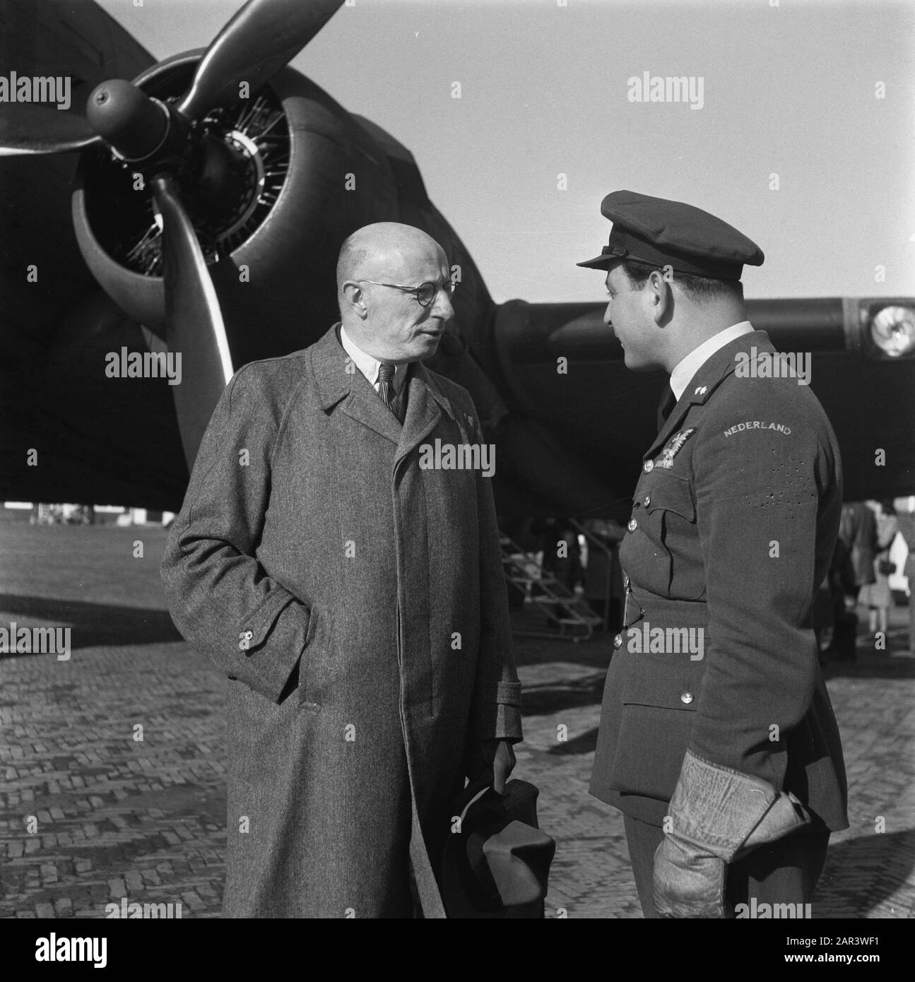 Rotterdam, reportage of the revival in the Port Authority Data: 1945 luogo: Rotterdam, Zuid-Holland Parole Chiave: Recupero, seconda guerra mondiale Foto Stock