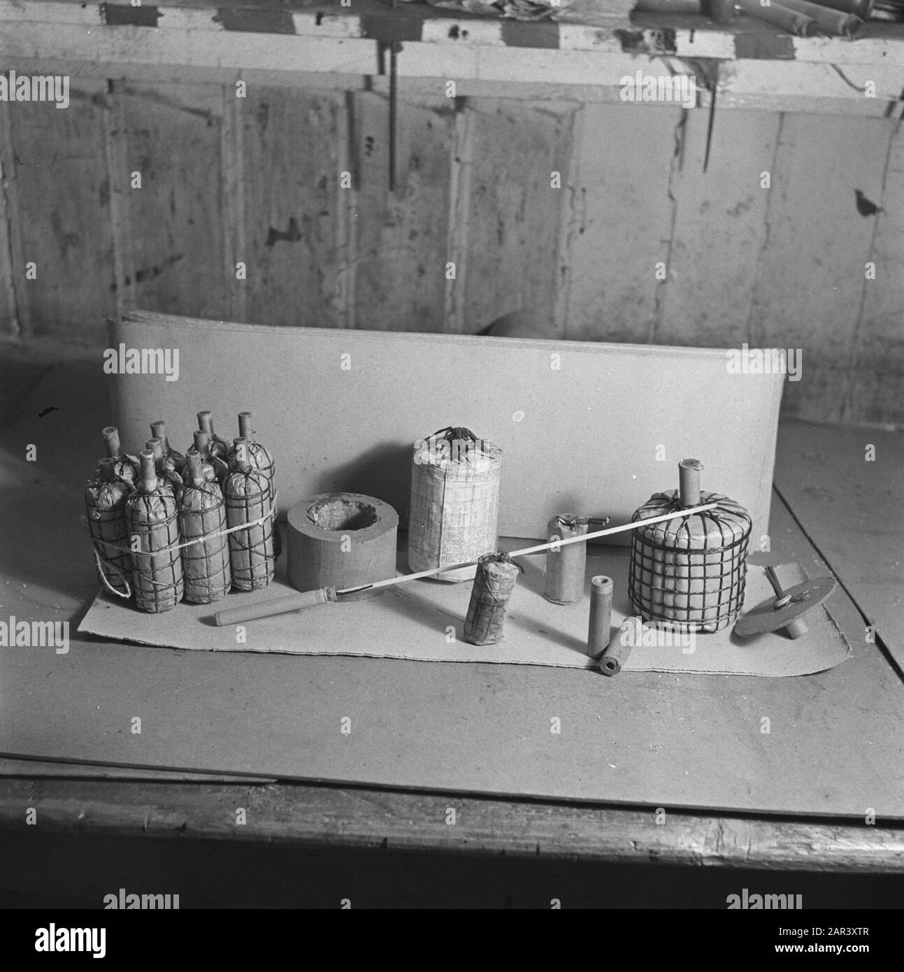 Rapporto: Fuochi D'Artificio Leiden Data: 22 Gennaio 1946 Luogo: Leiden, Zuid-Holland Parole Chiave: Fabbriche, Fuochi D'Artificio Foto Stock