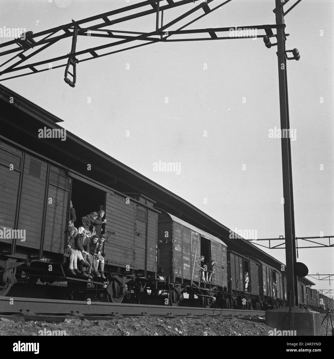 Trasporto passeggeri merci Data: 3 Aprile 1946 Parole Chiave: PANSER TRANSPORT Foto Stock