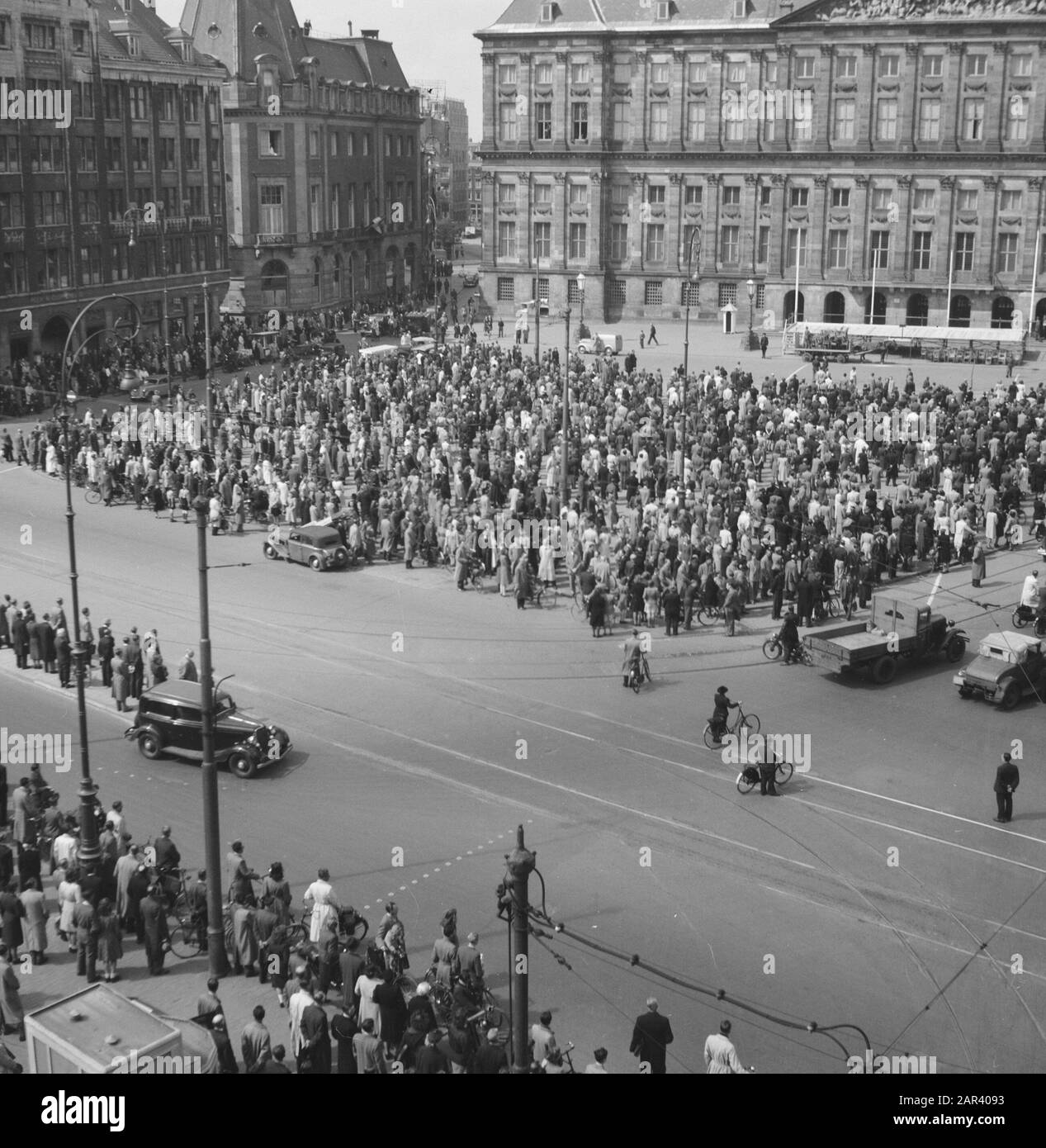 Un minuto di silenzio il Sabato 4 Maggio (De Dam) Data: 6 Maggio 1946 luogo: De Dam Parole Chiave: SILET Foto Stock