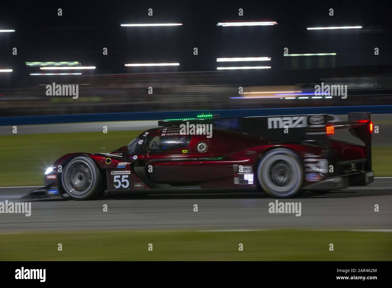 Daytona Beach, Florida, Stati Uniti. 25th Gen 2020. Il Mazda Team Joest Mazda dpi corse in auto per la Rolex 24 A Daytona al Daytona International Speedway di Daytona Beach, Florida. (Immagine Di Credito: © Logan Arce/Asp) Foto Stock