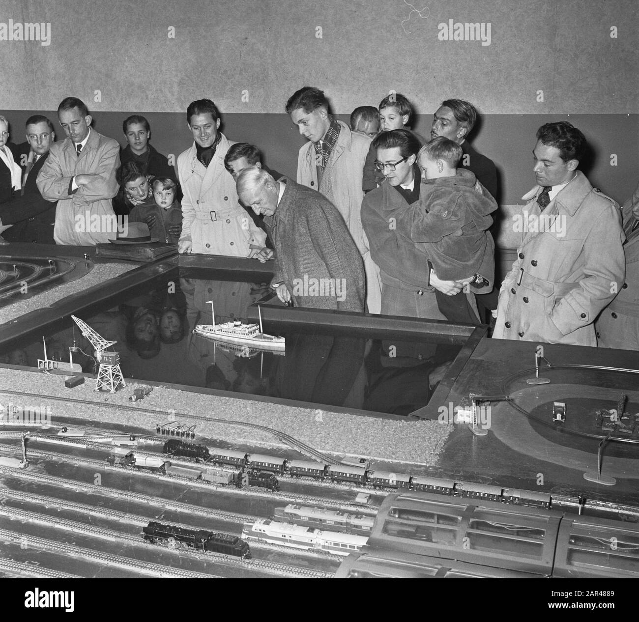 Ferrovia in miniatura Amicitia Amsterdam Data: 11 Novembre 1952 Località: Amsterdam, Noord-Holland Parole Chiave: Miniature, ferrovie Nome utente: Amicizia Foto Stock