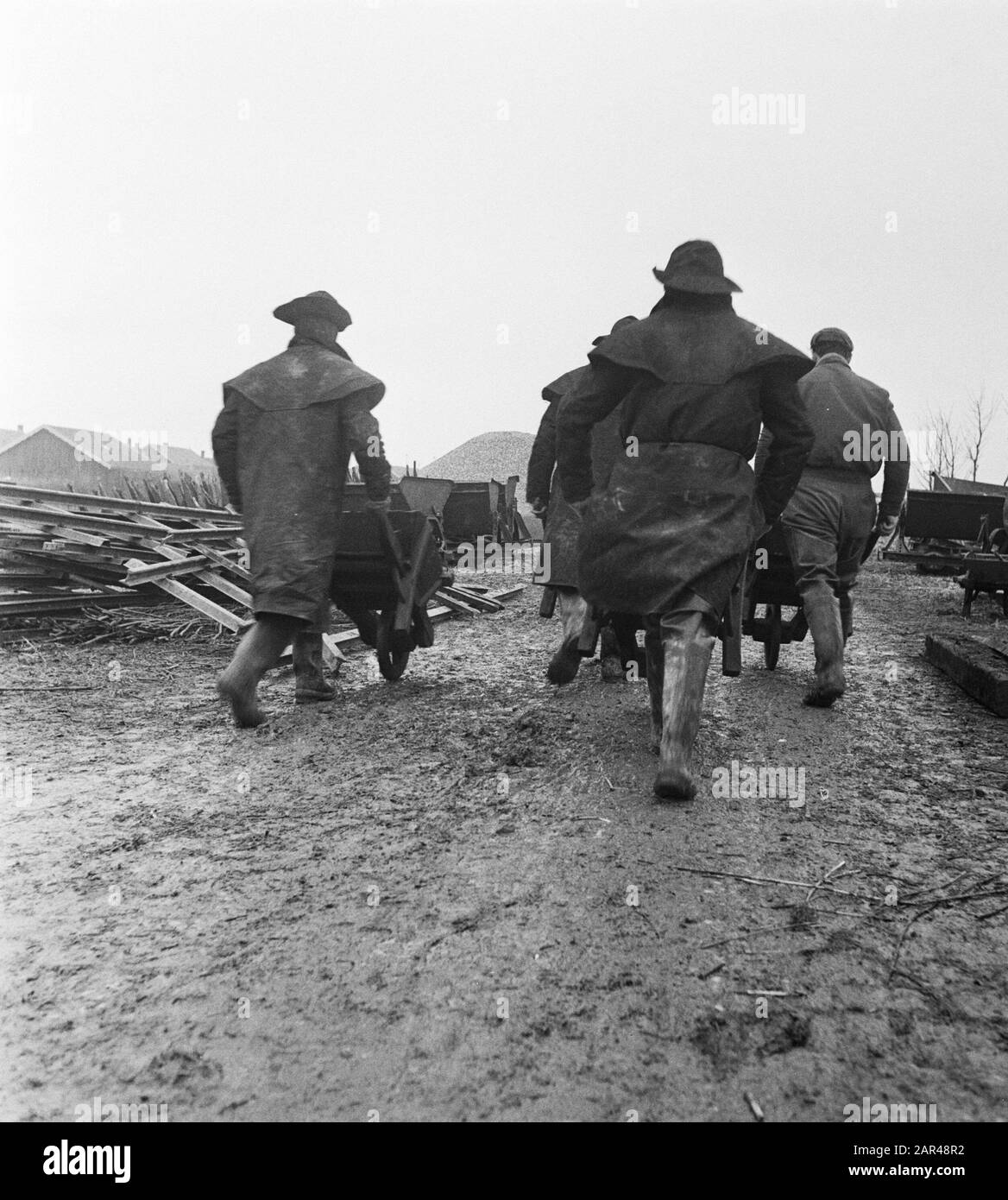 Vigili del fuoco in aree di emergenza Data: 21 febbraio 1953 Parole Chiave: Vigili del fuoco, aree di emergenza Foto Stock