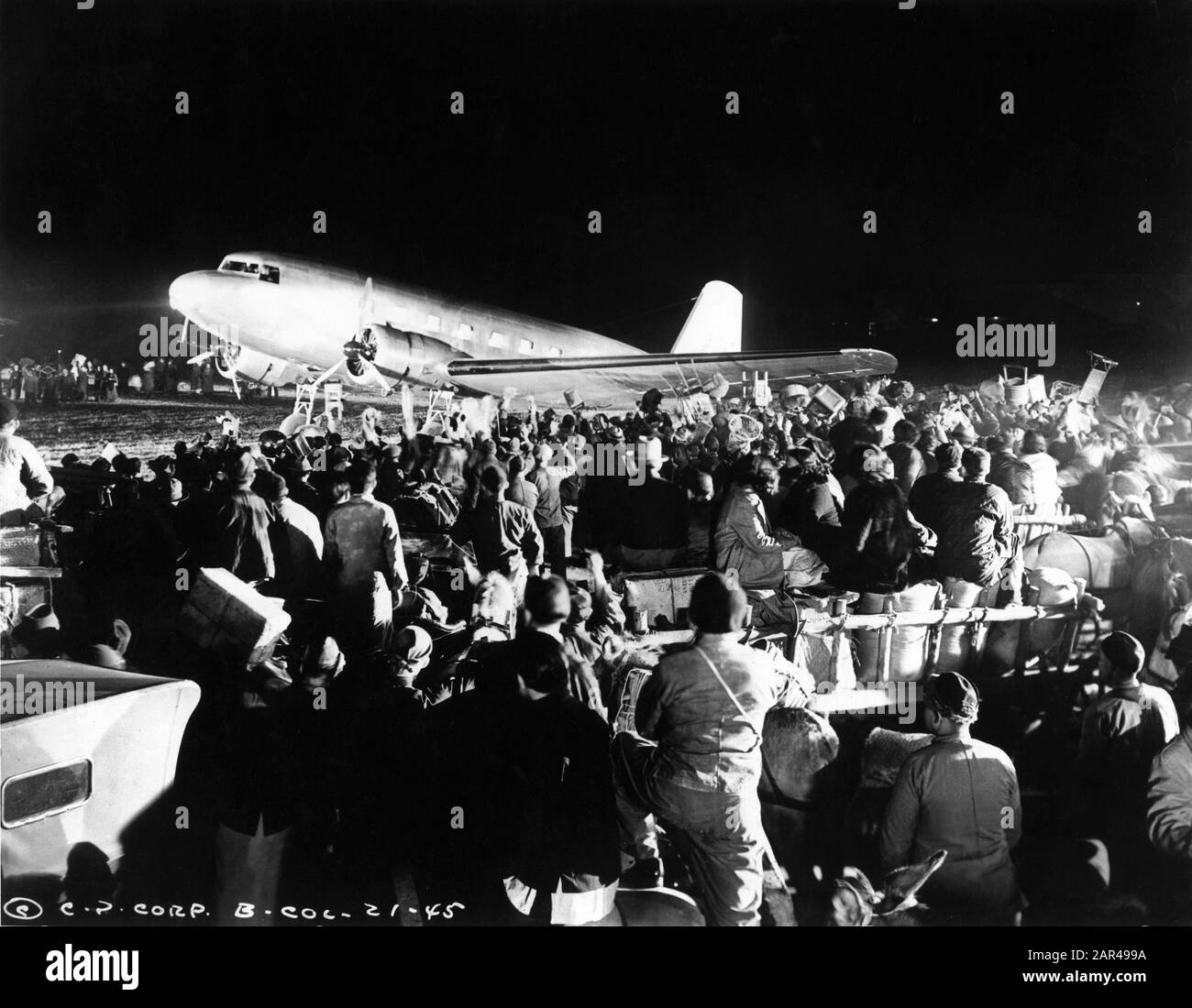 Aeroporto / Airfield Evacuazione da PERSO ORIZZONTE 1937 regista FRANK CAPRA romanzo JAMES HILTON sceneggiatura ROBERT RISKIN Columbia Pictures Foto Stock