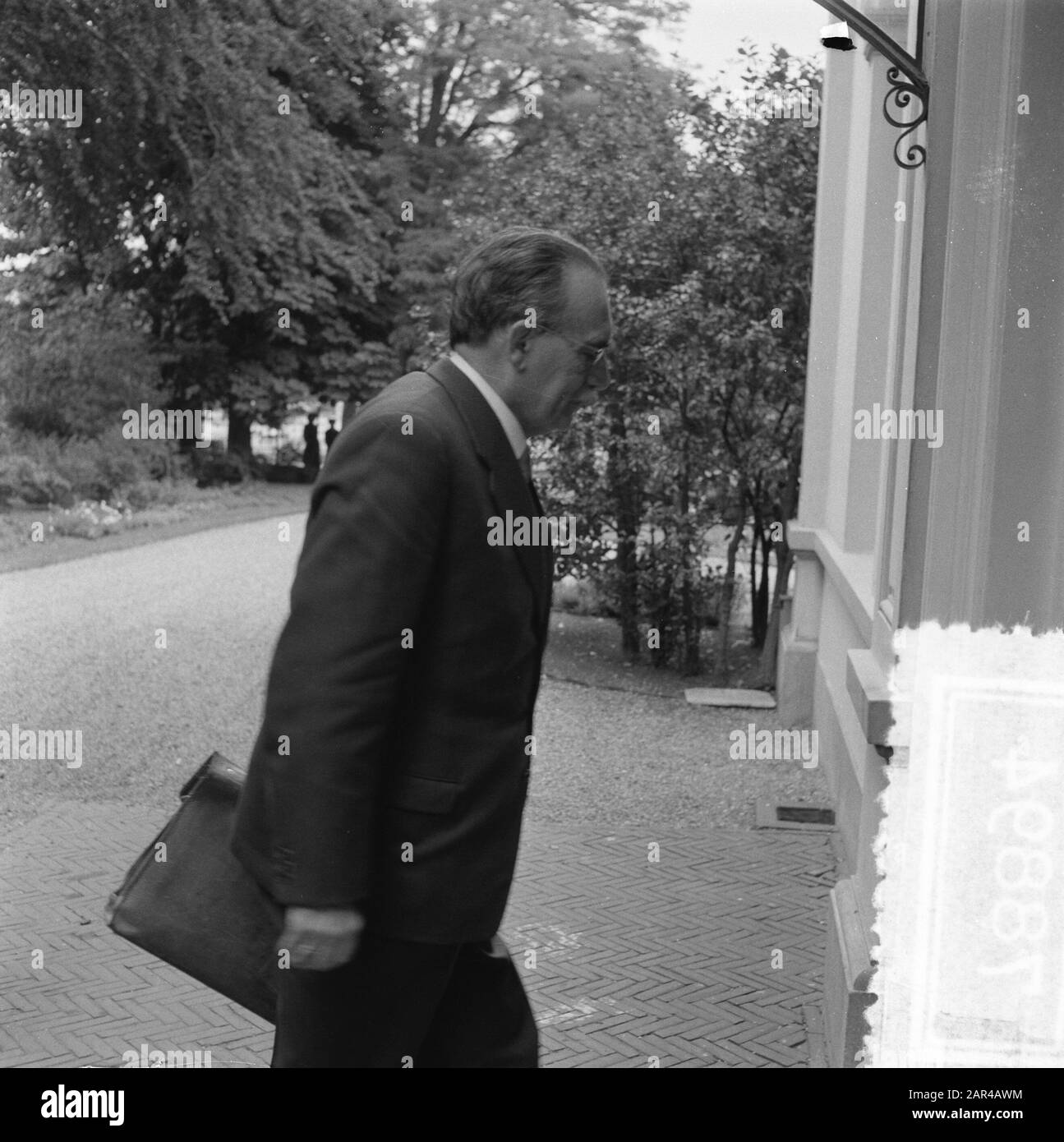 Formazione del gabinetto Dr. Drees riceve i leader del gruppo. Dr. W. Drees Data: 12 luglio 1956 Parole Chiave: FORMAZIONE KABINETS, leader di gruppo, ricevute Nome personale: Drees, W., Drees, W. Foto Stock
