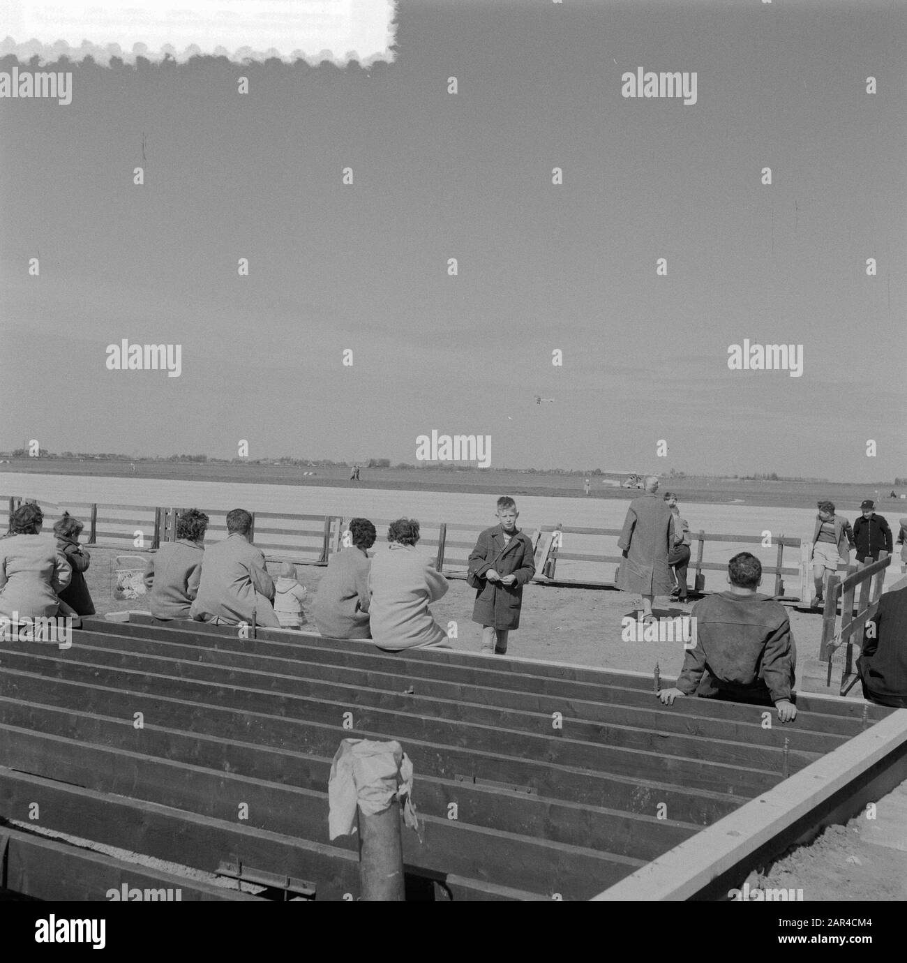 Aeroporto Zestienhoven. Interesse pubblico Data: 20 aprile 1957 Parole Chiave: Interessi, aeroporti Nome dell'istituzione: Zestienhoven Foto Stock