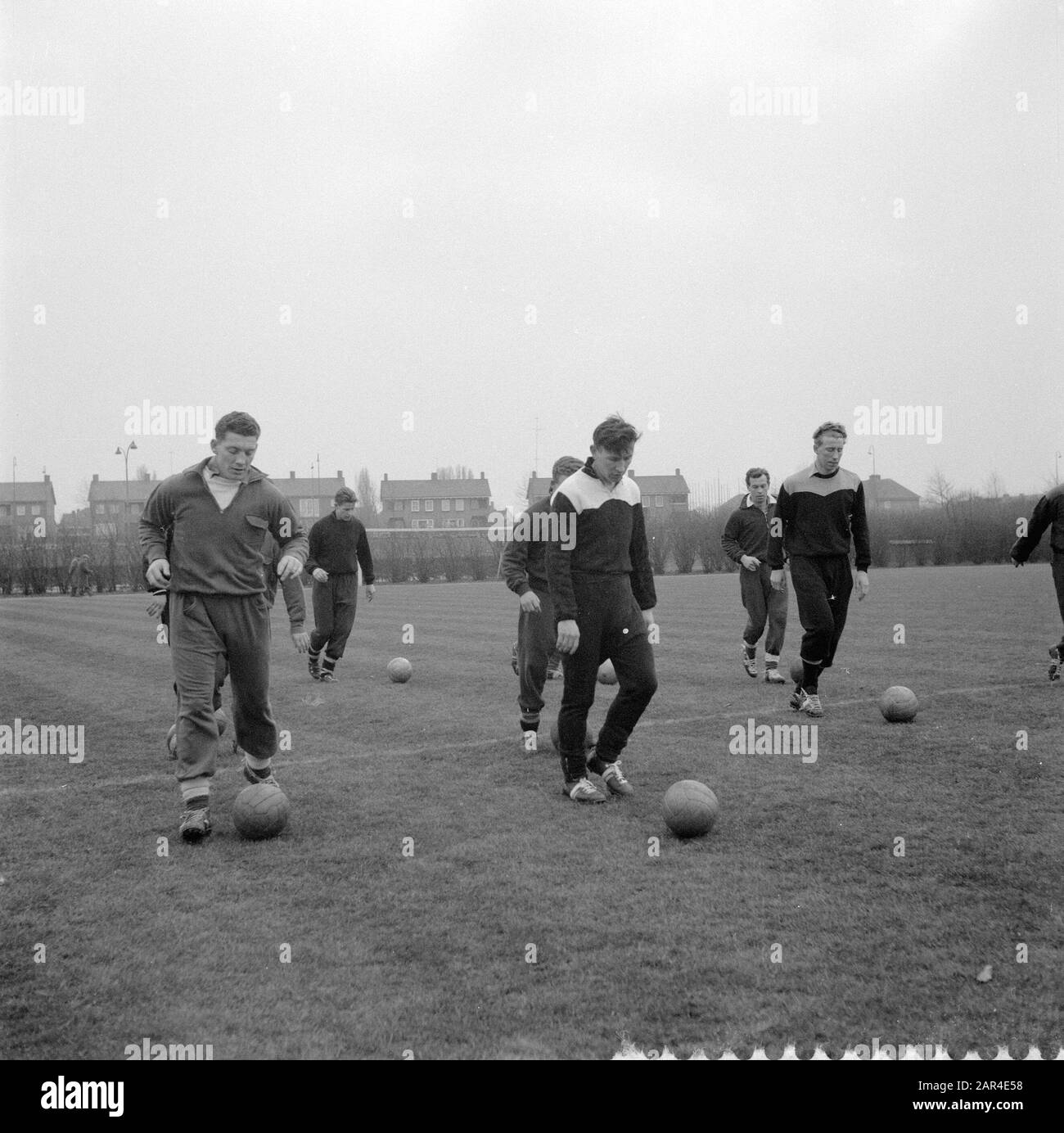 Formazione della squadra olandese a Den Bosch Data: 18 marzo 1958 luogo: Den Bosch Parole Chiave: Sport, calcio Nome istituto: Nazionale olandese Foto Stock