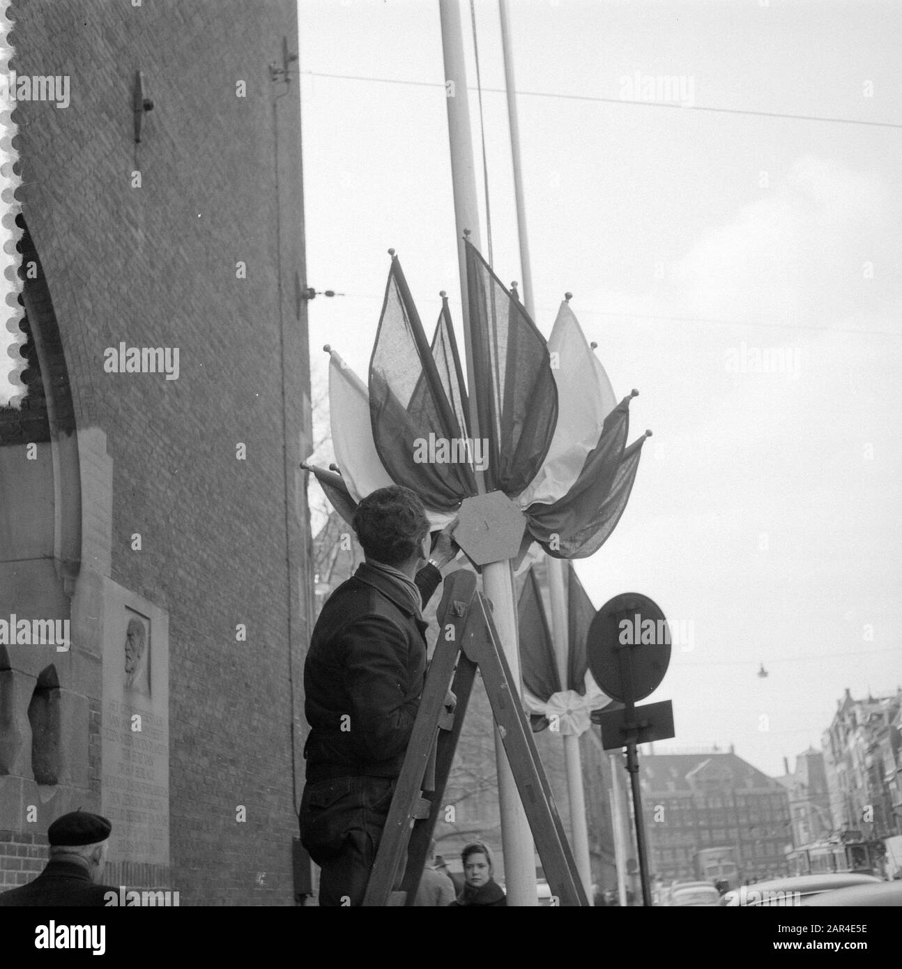 Luoghi di rose sulla bandiera a palo Data: 19 marzo 1958 Foto Stock