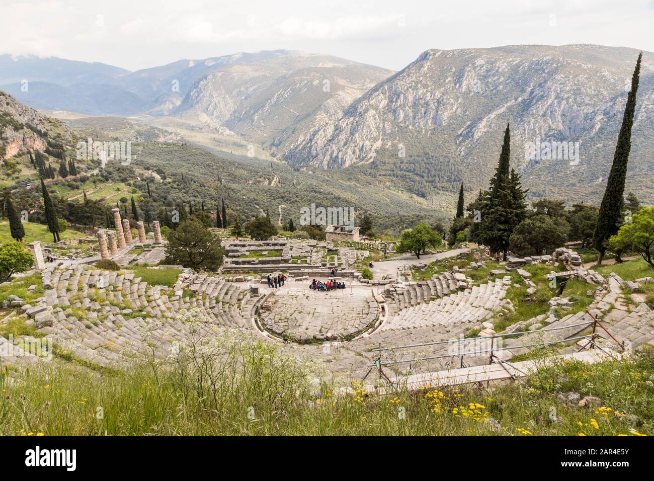 Delfi, Grecia. Il Teatro, uno degli edifici dell'antico Santuario di Apollo a Delfi Foto Stock