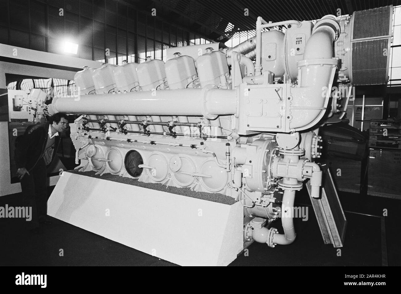 Mostra Europort 1979 in RAI un grande motore navale Data: 12 novembre 1979 luogo: Amsterdam Parole Chiave: Fiere, motori, costruzione navale, parti di navi Nome dell'istituto: Rai Foto Stock