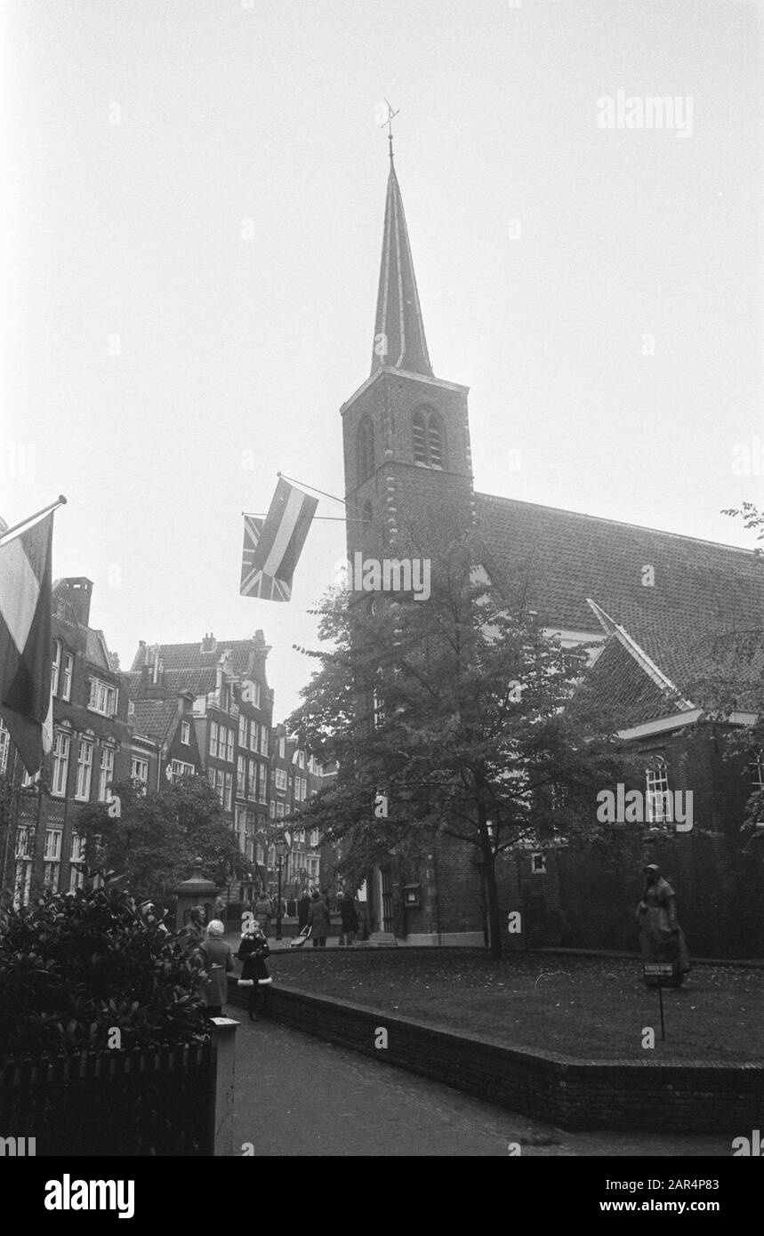 Chiesa inglese a Begijnenhof ad Amsterdam mantiene aperto il giorno a causa del restauro completato; esterno chiesa inglese Data: 25 ottobre 1975 luogo: Amsterdam, Noord-Holland Parole Chiave: Exterieur, chiese Nome personale: Begijnenhof Foto Stock