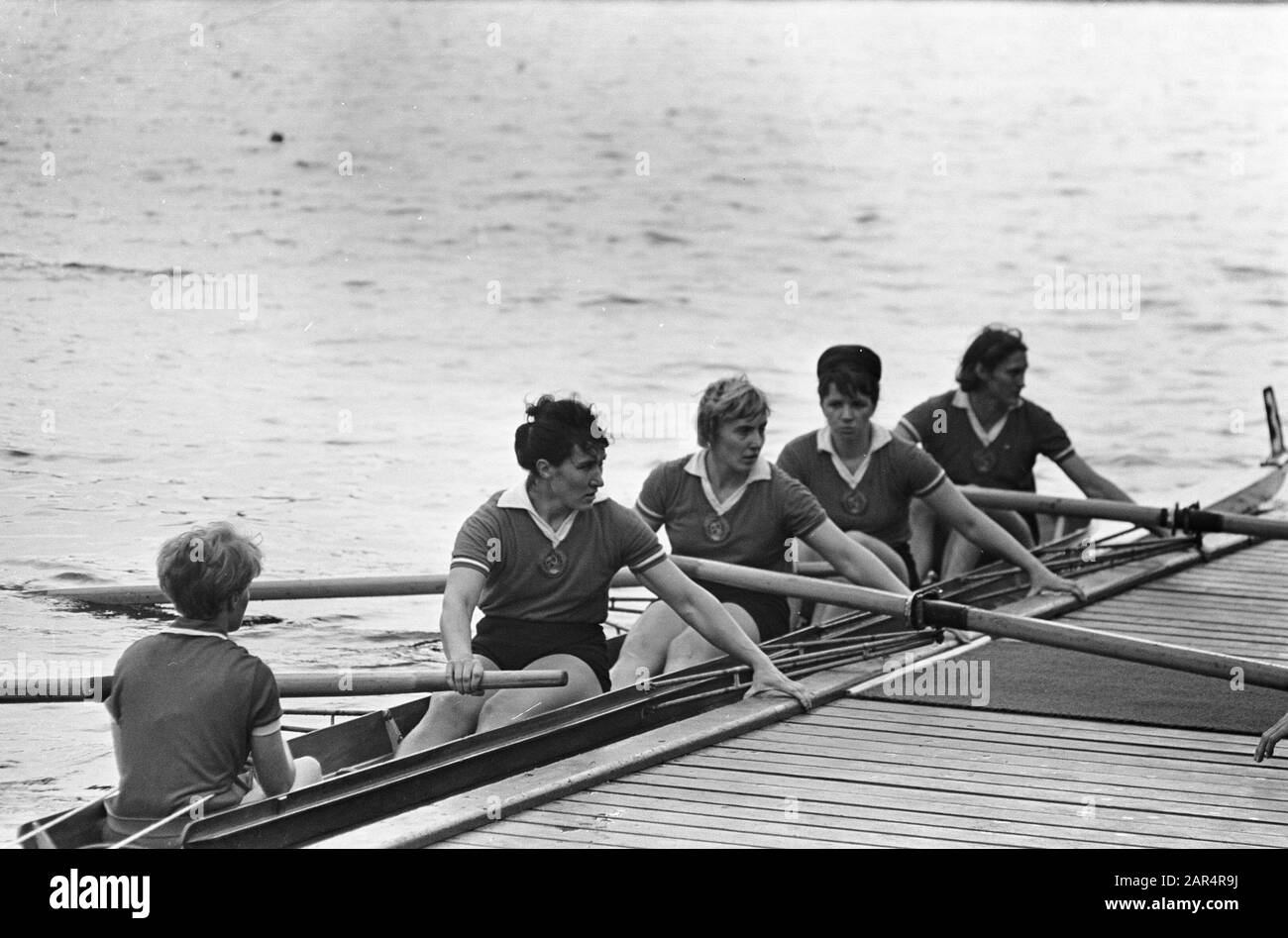 Campionati europei di canottaggio Signore a Duisburg, 6. Solo Russo quattro, 7 solo Olandese quattro Data: 20 Agosto 1965 luogo: Duisburg Parole Chiave: Canottaggio, Campionati Foto Stock