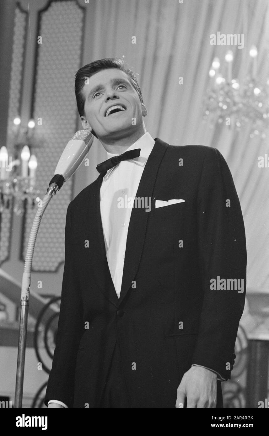 Eurovision Song Contest 1962 a Lussemburgo, per l'Inghilterra Ronnie Carroll Data: 18 marzo 1962 luogo: Gran Bretagna, Lussemburgo Parole Chiave: Artisti, festival di canzoni Nome personale: Carroll Ronnie Foto Stock