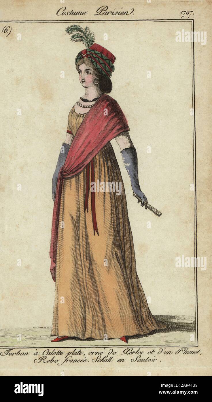 Donna in turbante e barrato shawl, 1797. Turbante con corona piatta  decorata con perle e piume. Abito raccolto e scialle indossate con le  estremità incrociate. Turbano una piastra Di Calotte orne de
