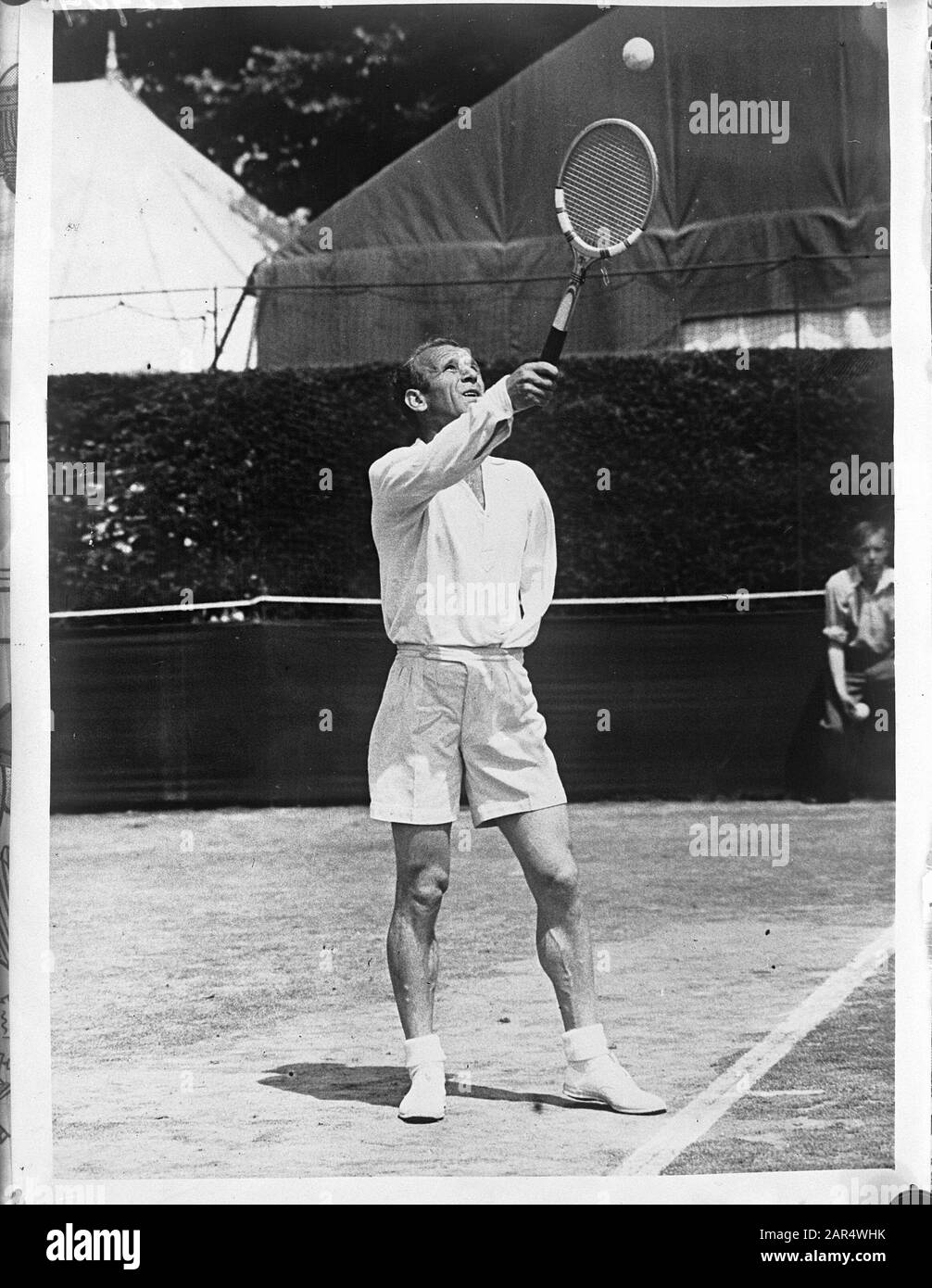 Hans Redh, austriaco, un giocatore armato di tennis alla fine sedici a Wimbledon Data: 30 giugno 1947 Nome dell'istituzione: Wimbledon Foto Stock