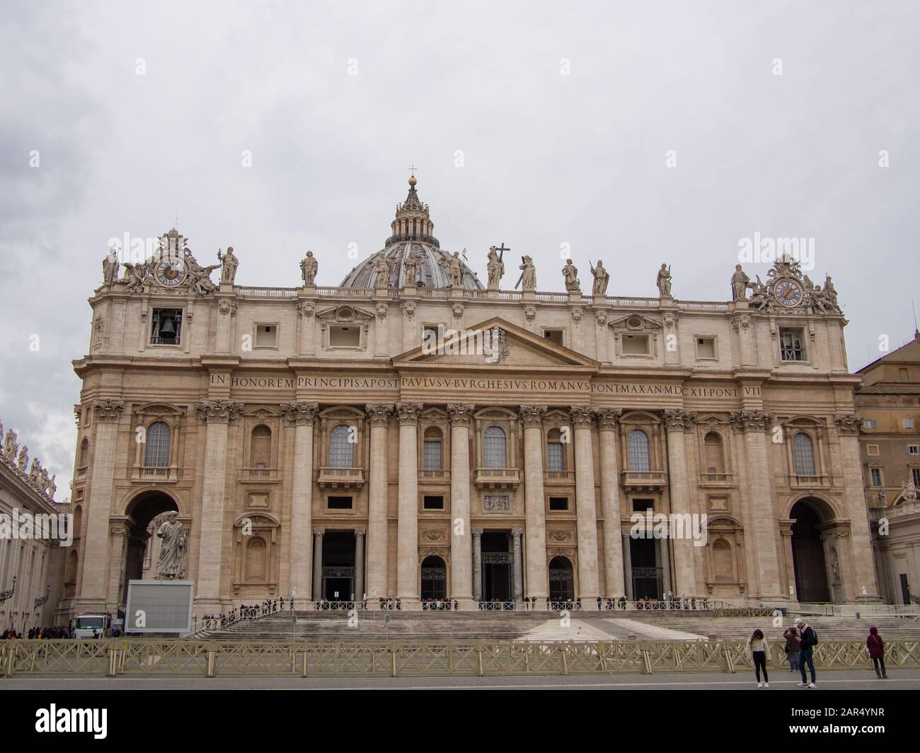 La Basilica Papale Di San Pietro Nella Città Del Vaticano. È l'opera
