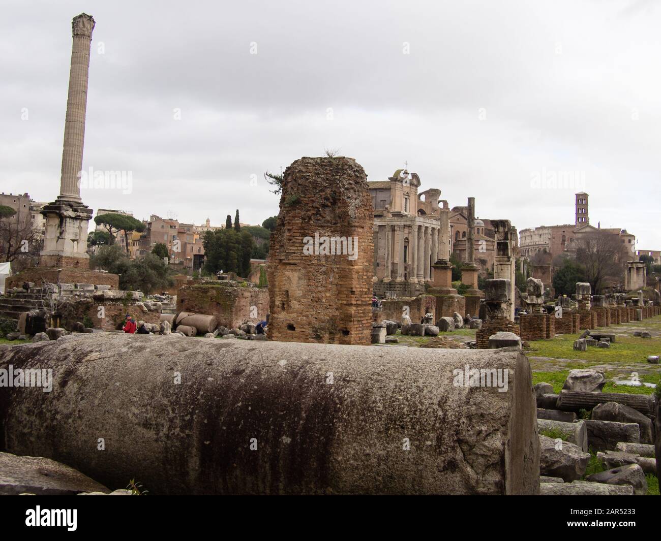 Rovine del Foro Romano di Roma. I cittadini dell'antica città si riferiva a questo spazio, originariamente un mercato, come il Forum. Foto Stock