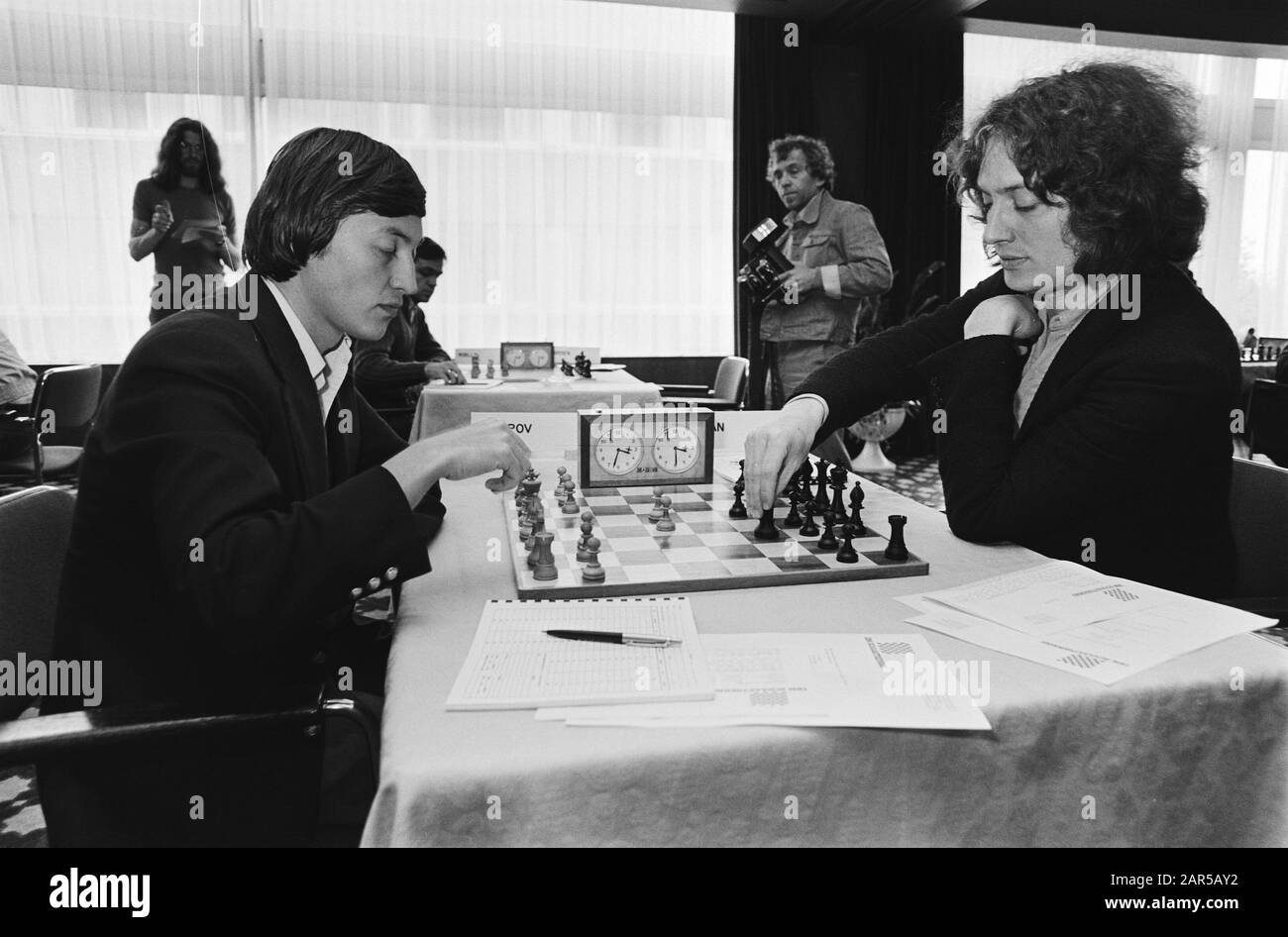Torneo Di Scacchi Ibm Ad Amsterdam; Timman Contro Karpov Data: 28 Giugno 1980 Luogo: Amsterdam, Noord-Holland Parole Chiave: Scacchi Nome Utente: Karpov, Anatoli Foto Stock