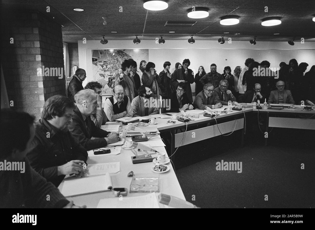 In A'DAM turbative verg. Commissione VHV Ordine pubblico disturbato da strikers da Grote Wetering a A'damse Weteringschans Data: 12 novembre 1980 luogo: Amsterdam, Noord-Holland Parole Chiave: Incontri, strikers Nome personale: VHR Foto Stock