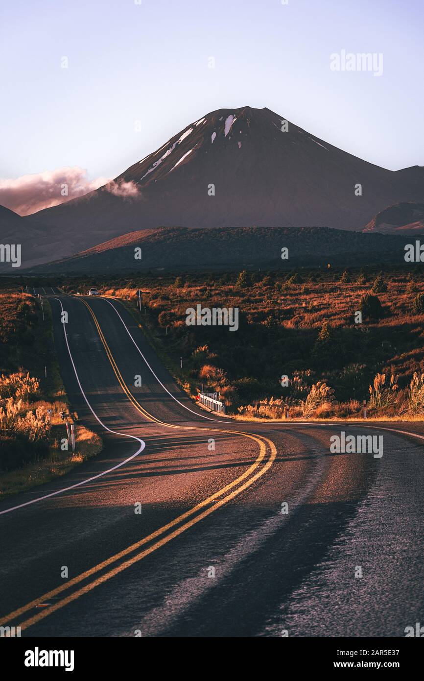 Nuova Zelanda, Isola Del Nord. Parco Nazionale Di Tongariro, Monte Ngauruhoe Foto Stock