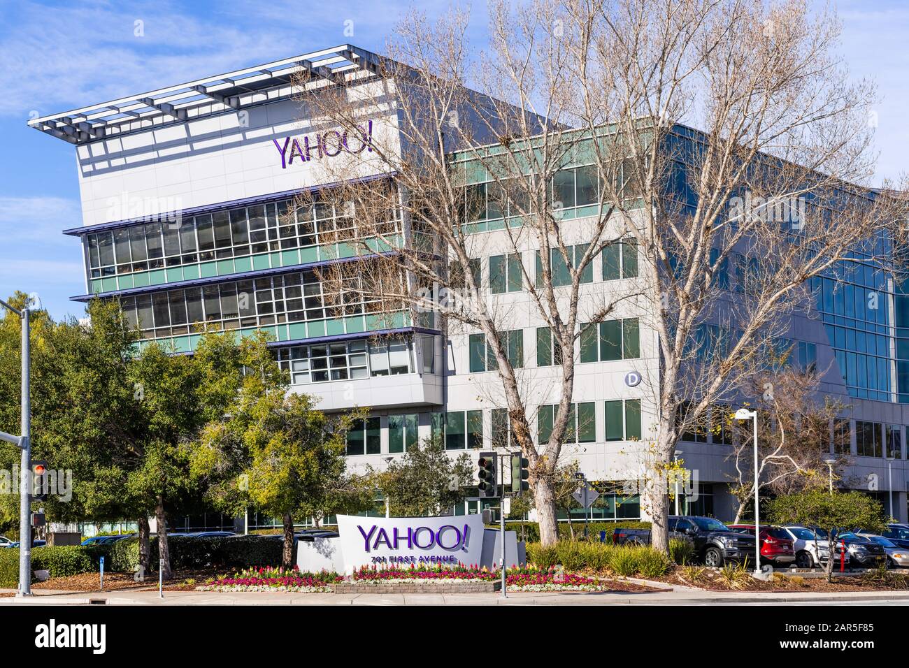 Jan 24, 2020 Sunnyvale / CA / USA - Yahoo! Sede centrale a Silicon Valley; Yahoo! È un fornitore americano di servizi web, filiale di Verizo Foto Stock