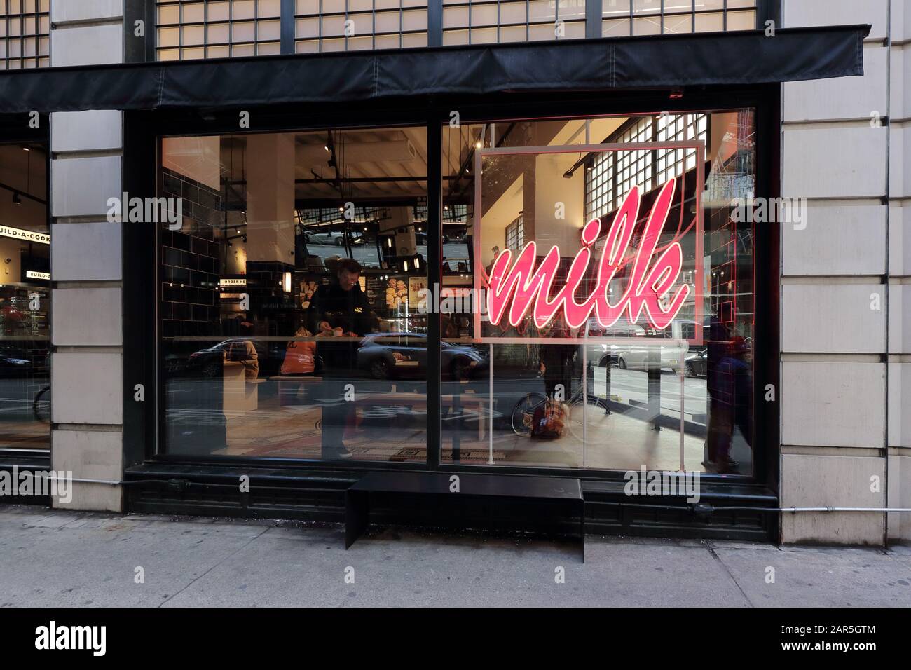 Milk Bar NYC Flagship, 1196 Broadway, New York, foto di un negozio di un dessert bar e panetteria a Midtown Manhattan. Foto Stock