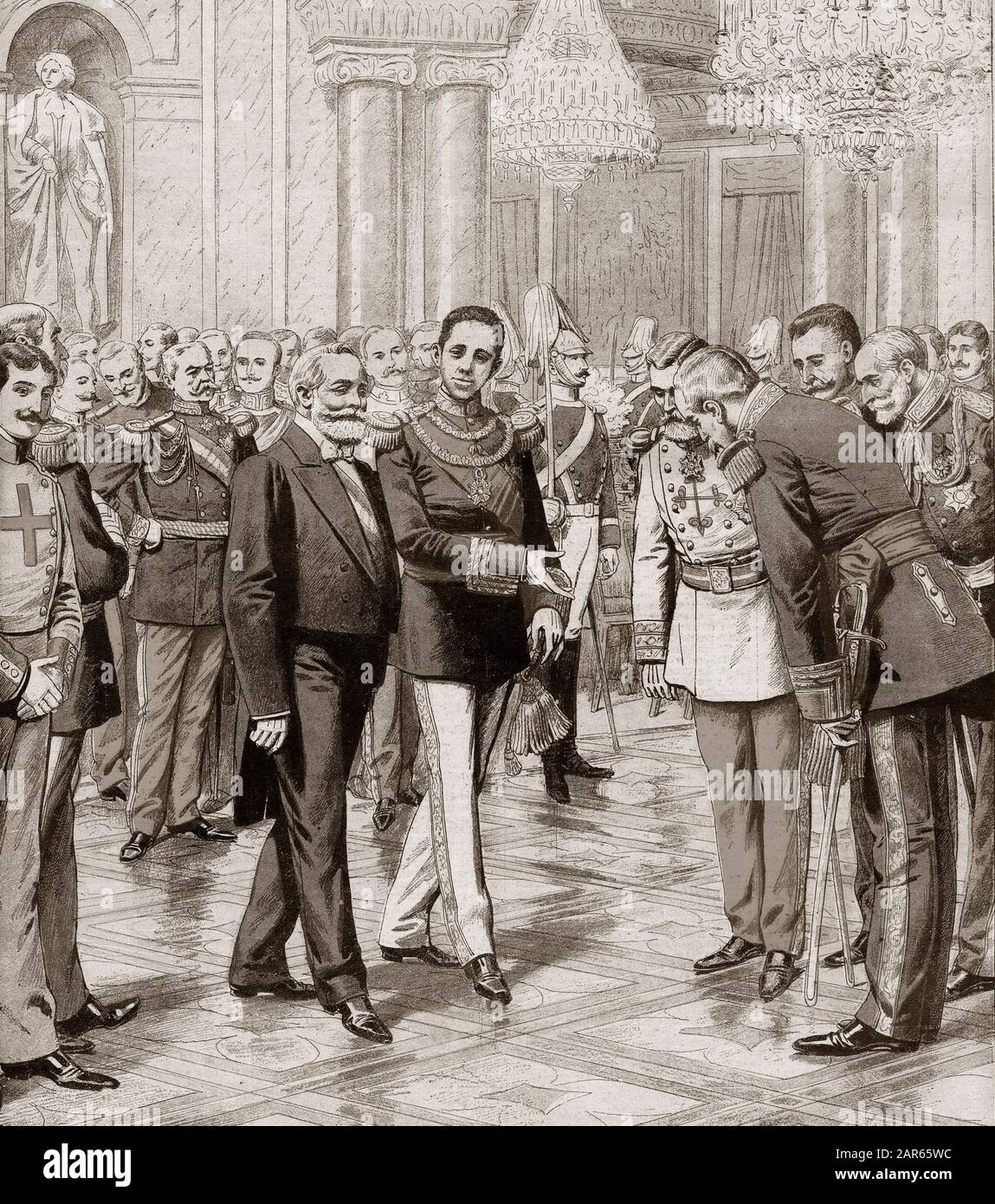 Re Alfonso XIII di Spagna presenta la sua corte al presidente Emile Loubet di Francia al Palazzo reale di Madrid. Au Palais Royal De Madrid. Le Roi d Foto Stock