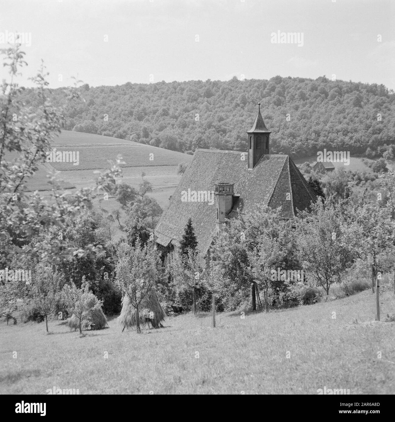 Paesaggio di terra Hohenloher con il Herrgottskirche a Cregingen Data: Non data: Sede: Creglingen, Germania, Germania occidentale Parole Chiave: Colline, edifici di chiesa, paesaggi, panorami Foto Stock