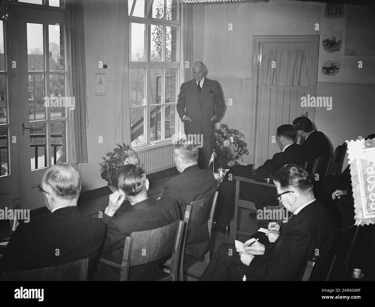 Sterovita laboratori di apertura Breukelen Data: 2 novembre 1954 luogo: Breukelen Parole Chiave: Laboratori, Aperture Nome personale: Sterovita Foto Stock Sterovita laboratori di apertura Breukelen Data: 2 novembre 1954 luogo: Breukelen Parole Chiave: Laboratori, Aperture Nome personale: Sterovita Foto Stock