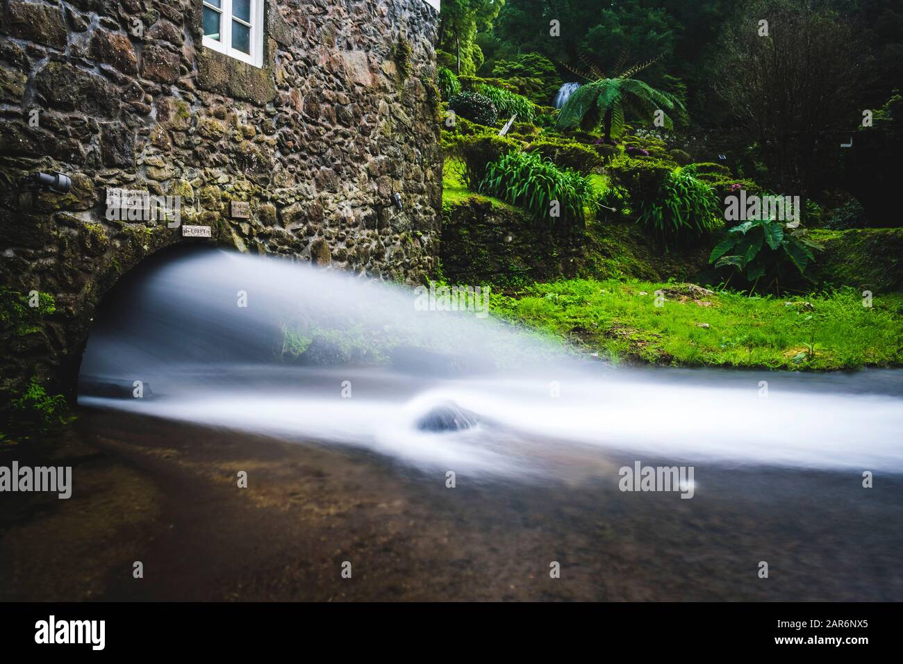 Lungo esposition di forte acqua mouvement Foto Stock