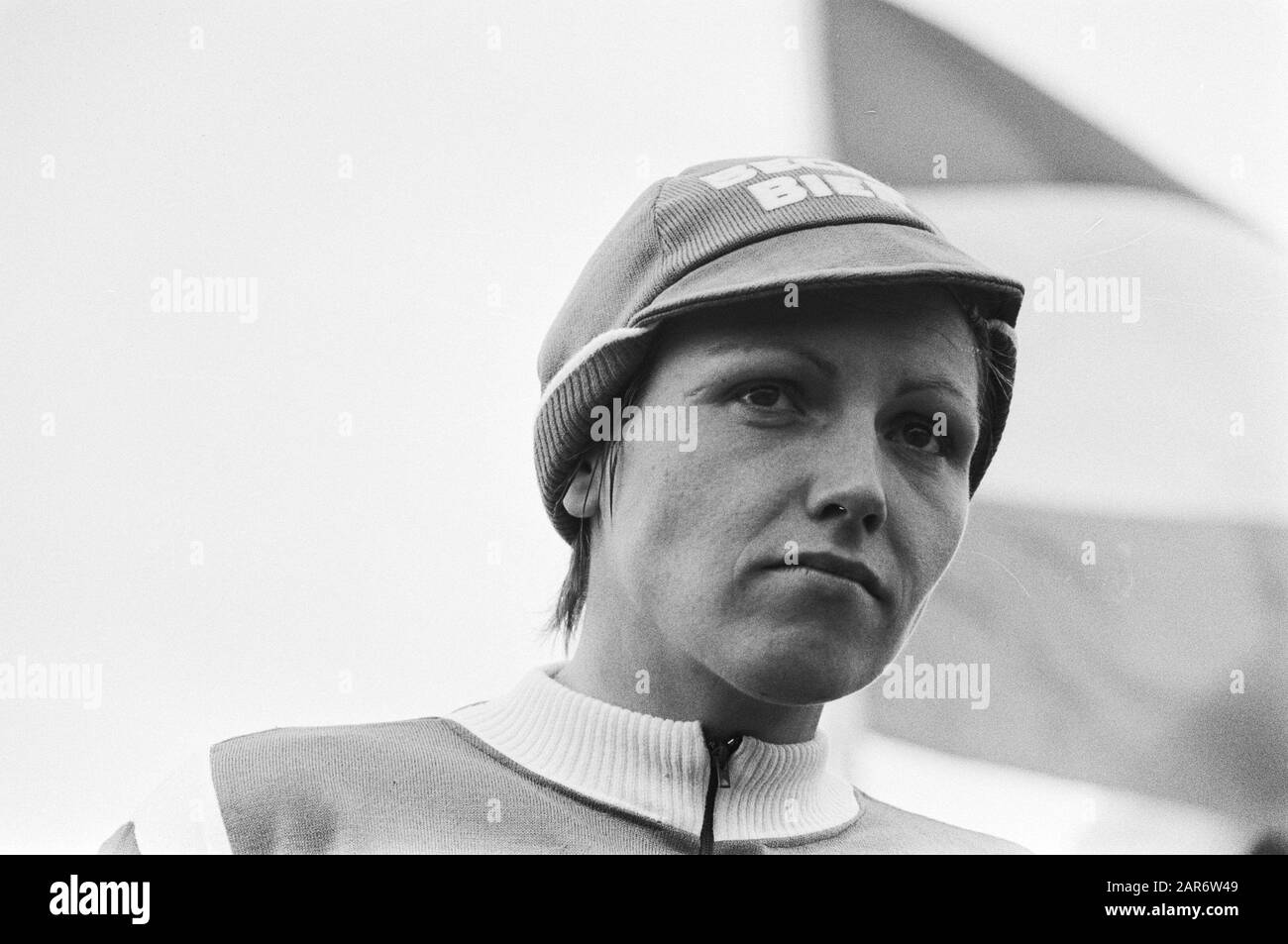 Campionato olandese di ciclismo donne a Simpelveld, vincitore Keetie van Oosten-Hage Data: 19 Giugno 1976 posizione: Limburg, Simpelveld Parole Chiave: Sport, donne, ciclismo Nome personale: Oosten-Hage, Keetie van Foto Stock