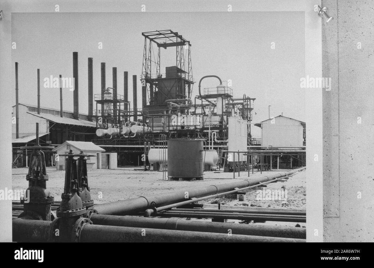 Wi [Indie Occidentali]/Anefo London Series Dutch West Indies, Aruba, Shell Raffineria Annotation: Repronegative Date: 1940-1945 Location: Aruba Keywords: Refineries, World War Ii Institution Name: Shell Foto Stock