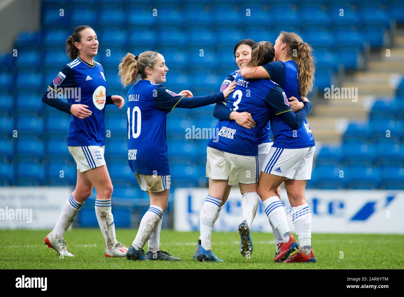 Chesterfield, Regno Unito. 26th Gen 2020. Women's fa Cup Fourth Round: Birmingham City batte Sheffield United 3 - 0. Harriet Scott celebra il suo secondo gol. Credito: Peter Lopeman/Alamy Live News Foto Stock