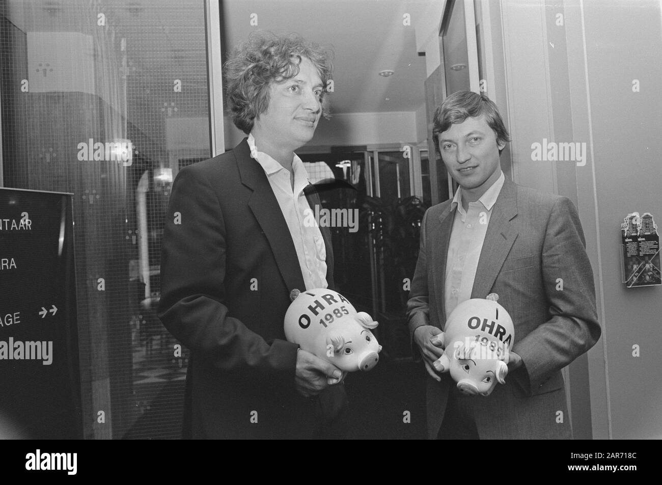Torneo Di Scacchi Ohra Amsterdam; Jan Timman (L) En Anatoli Karpov By Lot Data: 15 Luglio 1985 Luogo: Amsterdam, Noord-Holland Parole Chiave: Scacchi Nome Del Personale: Anatoli Karpov, Timman, Jan Nome Dell'Istituzione: Ohra Foto Stock