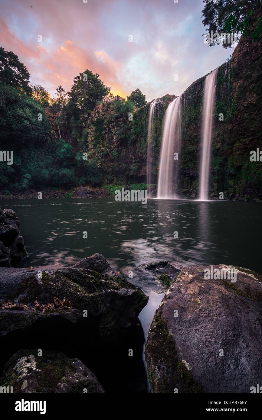 Tramonto Alle Cascate Di Whangarei, Nuova Zelanda Foto Stock