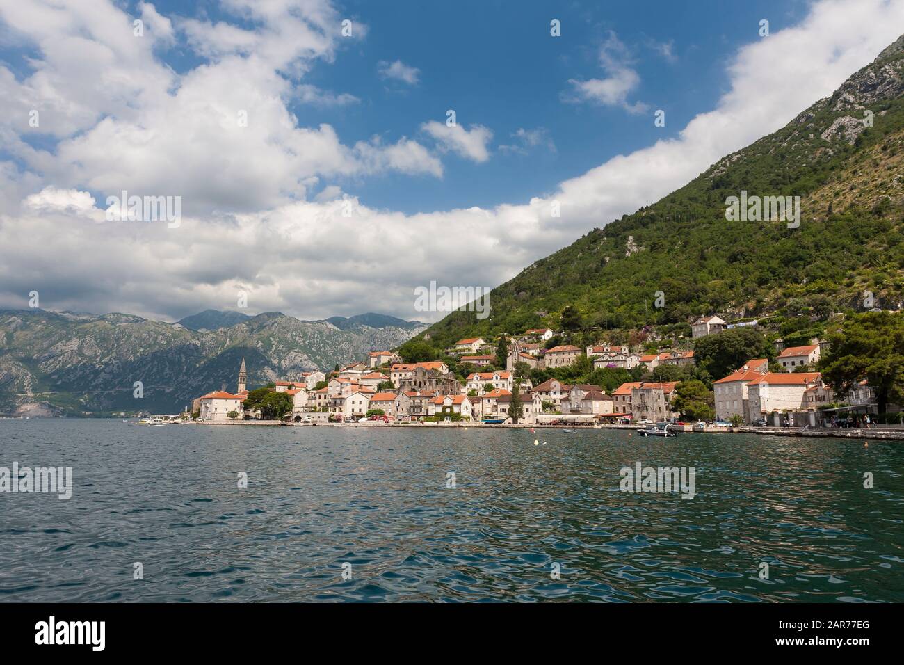 Il bel villaggio di Perast, Boka Kotorska (aka la Baia di Kotor), Montenegro Foto Stock