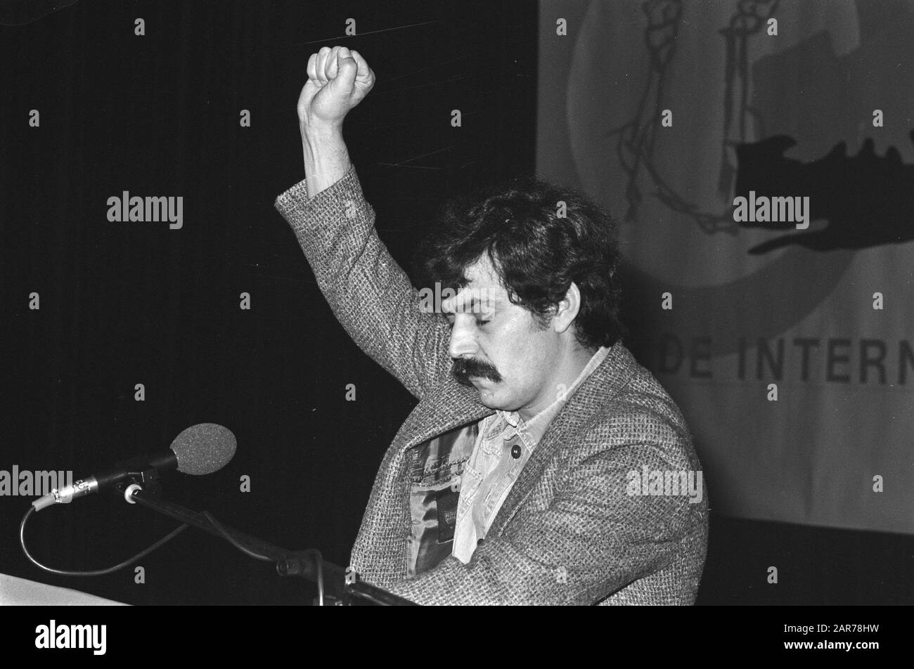 Assegnazione NOS-passaporto, incontro Turchi nella costruzione Della Pietra Angolare contro il regno militare in Turchia Data: 2 novembre 1980 Parole Chiave: Incontri Nome dell'istituzione: NOS Foto Stock